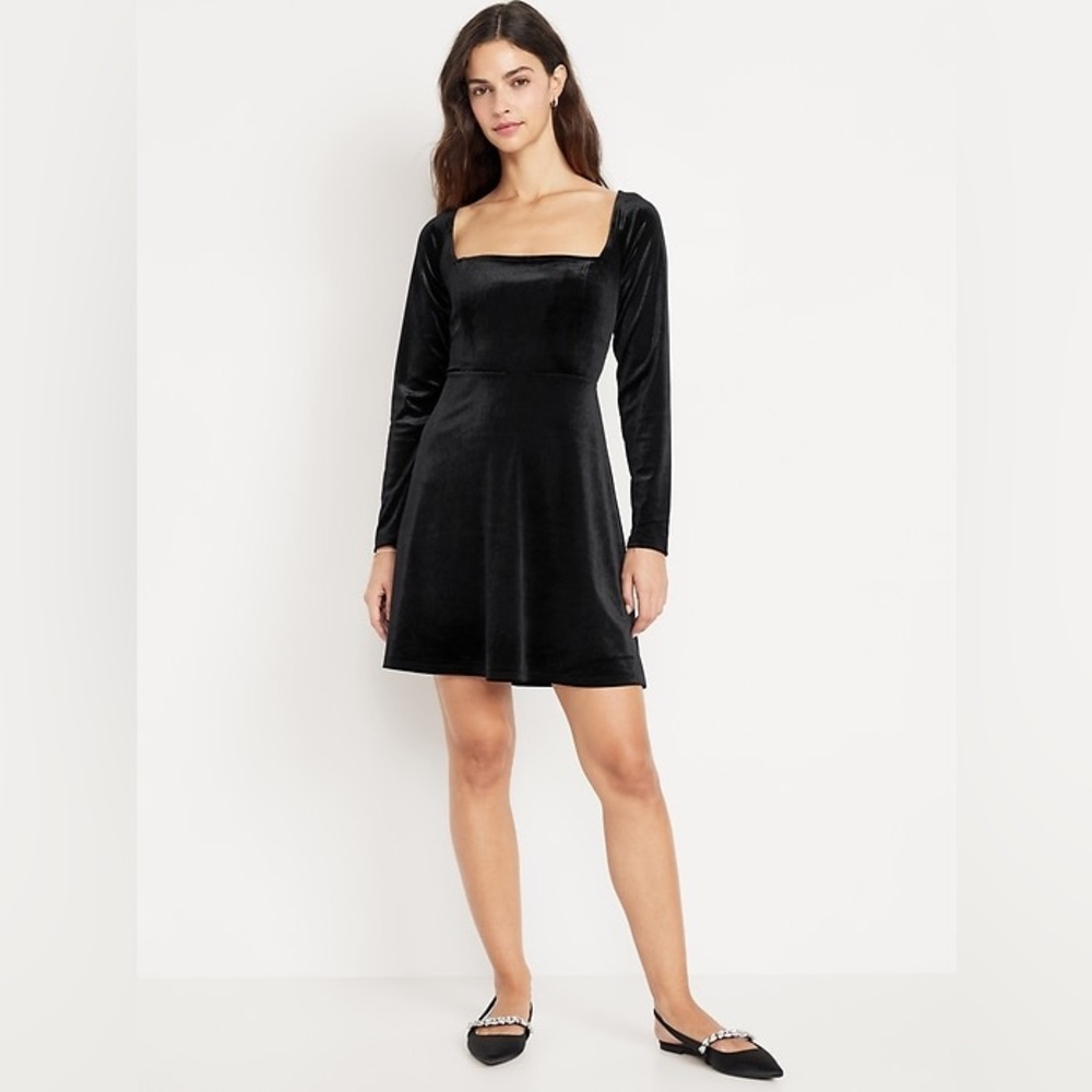 NWT Old Navy 90s style Fit & Flare Black Velvet Mini Casual Dress